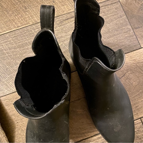 Merona || Black Chelsea Style Pull On Rubber Rainboots Size 9 - Picture 6 of 8